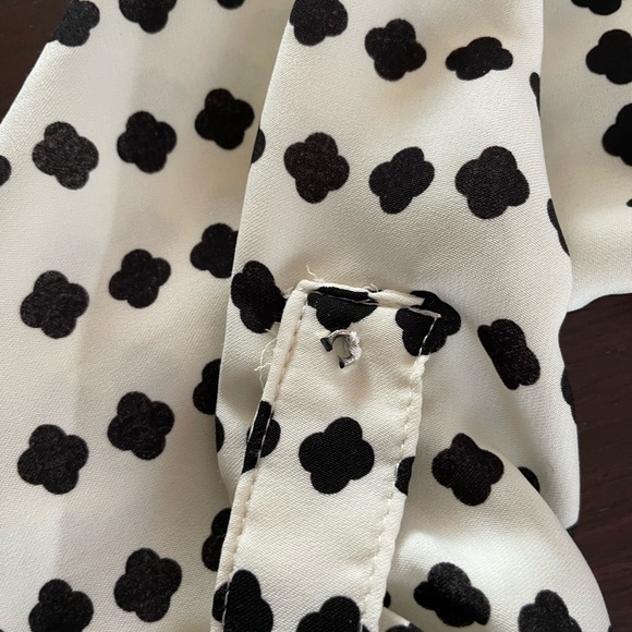 Braxton Ivy clover pattern 3/4 length sleeve blouse - Picture 4 of 4